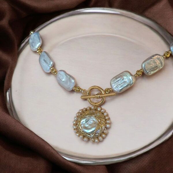Collier à Bascule en Perles d'Eau Douce – Image 3