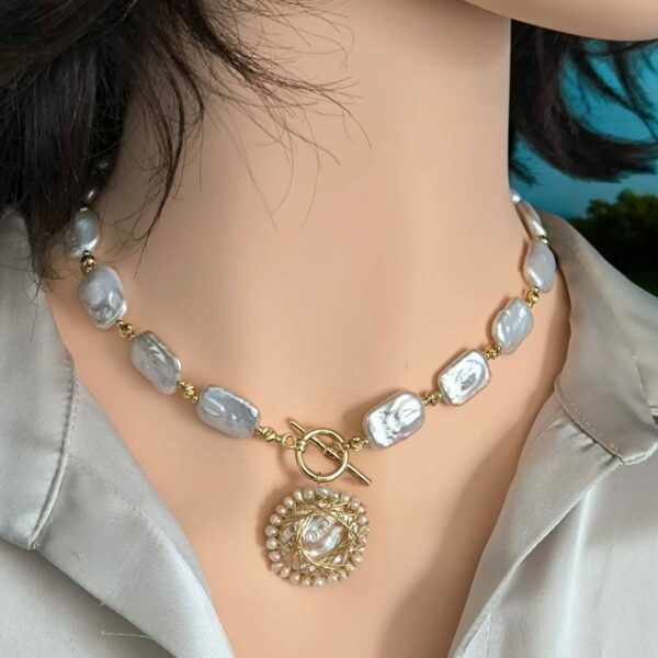 Collier à Bascule en Perles d'Eau Douce – Image 4