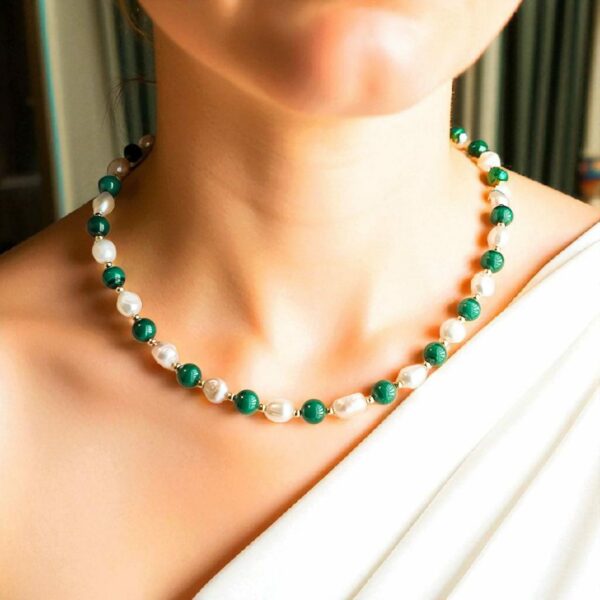 Collier Élégance Naturelle – Malachite & Perle d’Eau Douce AAA – Image 4