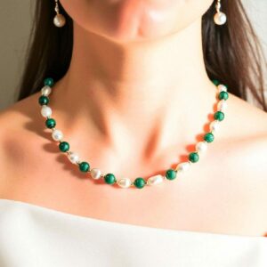 Collier Élégance Naturelle – Malachite & Perle d’Eau Douce AAA
